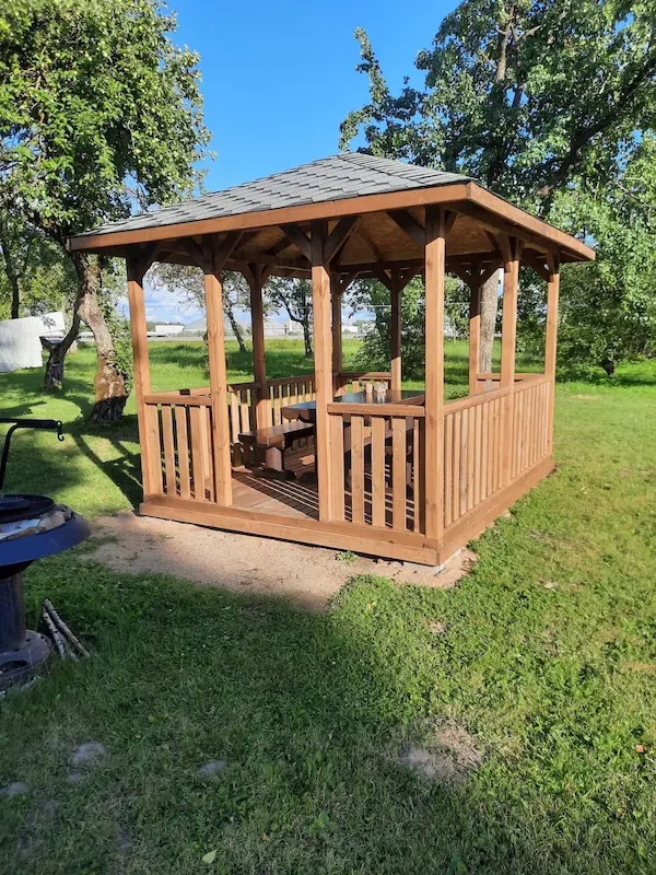 €2,800 Gazebo