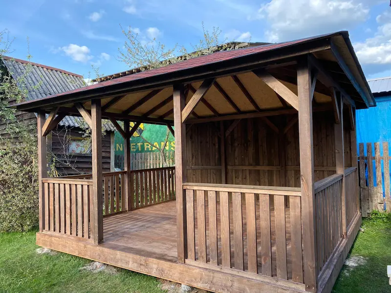 €2,800 Terrace / shelter